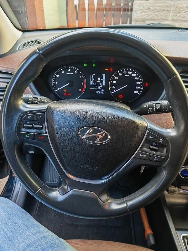 Gebraucht Hyundai i20 Active 101 PS (74 kW) 2017 Schwarz Kleinwagen