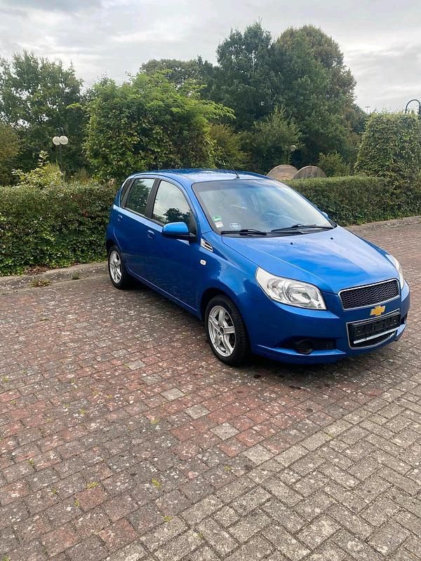 Gebraucht Chevrolet Aveo 101 PS (74 kW) 2010 Blau Kleinwagen