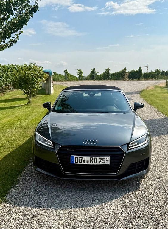 Grau Gebraucht 2016 Audi TT Roadster Sport Cabrio | 27.900 € (Fairer Preis) - Bild 1/4