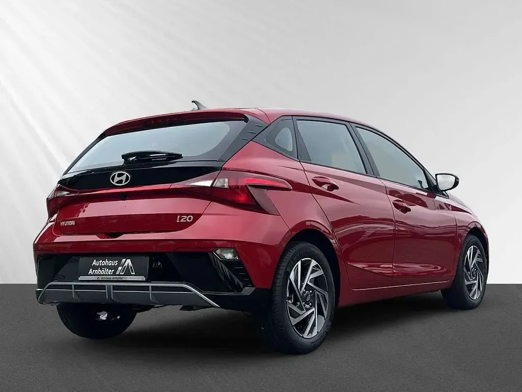 Neu Hyundai i20 Trend 101 PS (74 kW) 2025 Rot Limousine