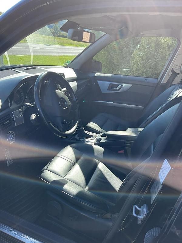 Używany Mercedes GLK320 224 KM (164 kW) 2008 Czarny SUV
