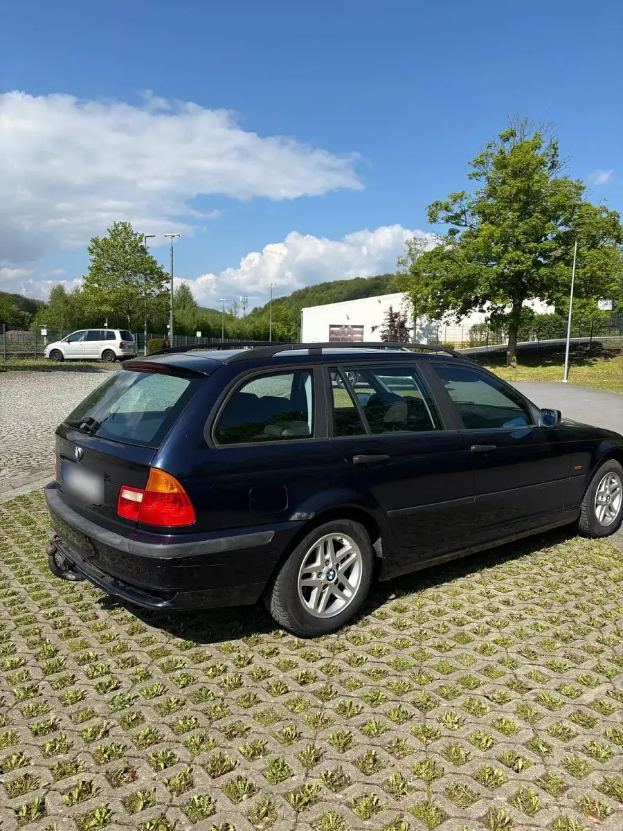 Gebraucht BMW 318 118 PS (86 kW) 2001 Blau Kombi