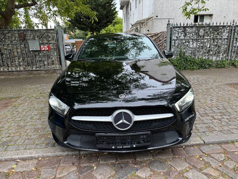 Schwarz Gebraucht 2020 Mercedes A220 Limousine | 19.499 € (Superpreis) - Bild 1/4