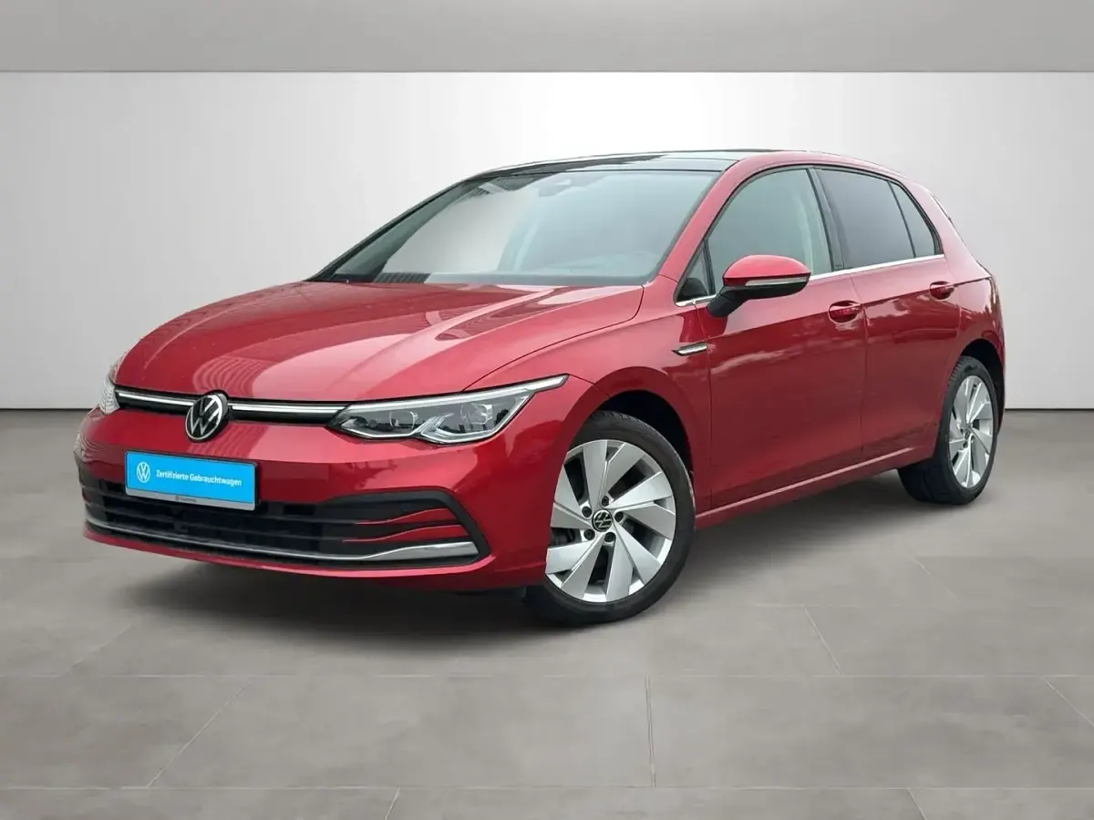 Gebraucht VW Golf VIII Style 150 PS (110 kW) 2022 Rot Limousine