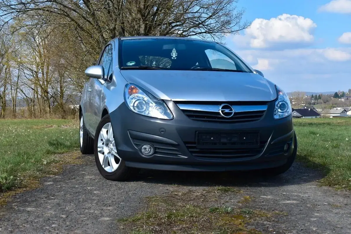 Gebraucht Opel Corsa 80 PS (58 kW) 2009 Grau Kleinwagen