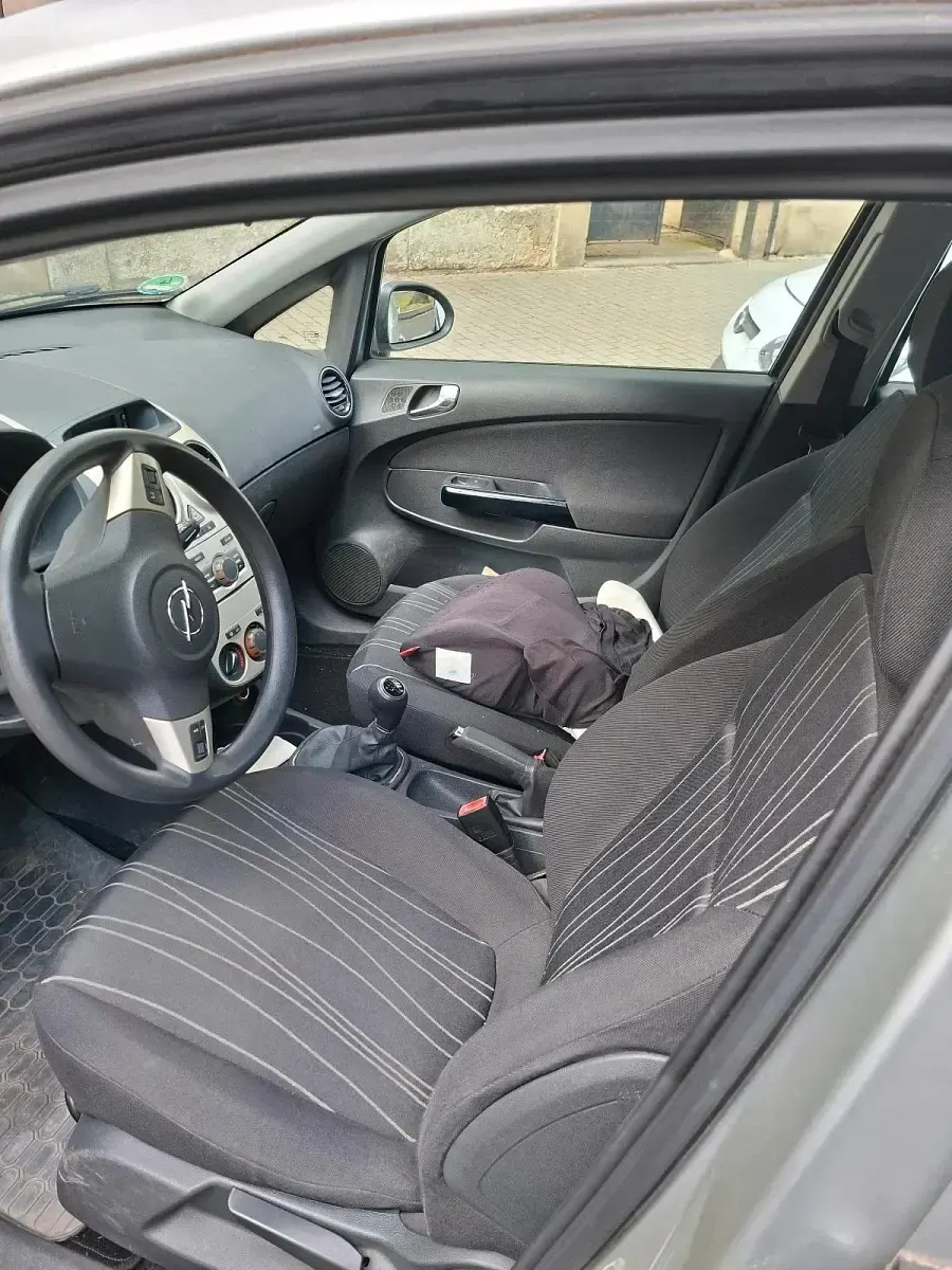 Gebraucht Opel Corsa 80 PS (58 kW) 2006 Silber Kleinwagen