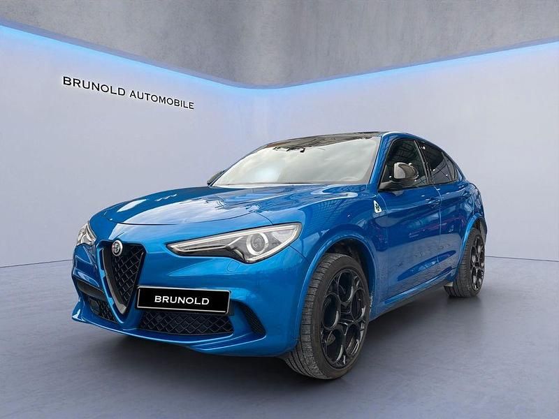 Blau Gebraucht 2022 Alfa Romeo Stelvio Quadrifoglio SUV | 52.900 € (Fairer Preis) - Bild 1/4