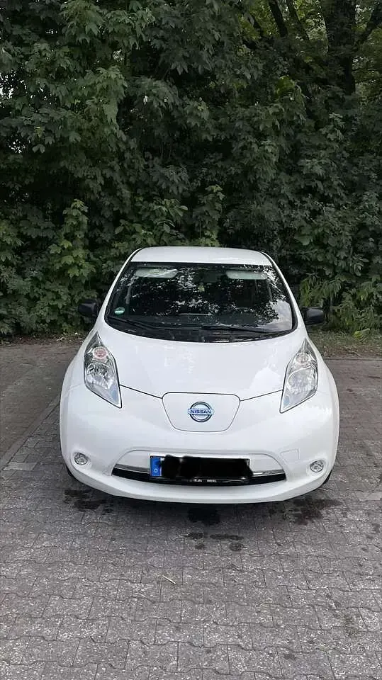 Gebraucht Nissan Leaf Visia 80 kW (109 PS) 2016 Weiß Kleinwagen