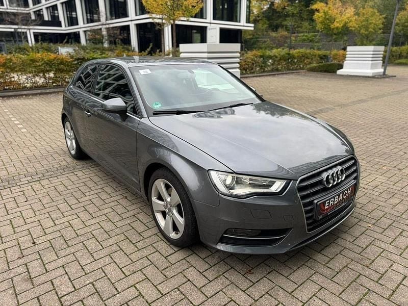 Grau Gebraucht 2014 Audi A3 S-Line Limousine | 11.300 € (Superpreis) - Bild 1/4