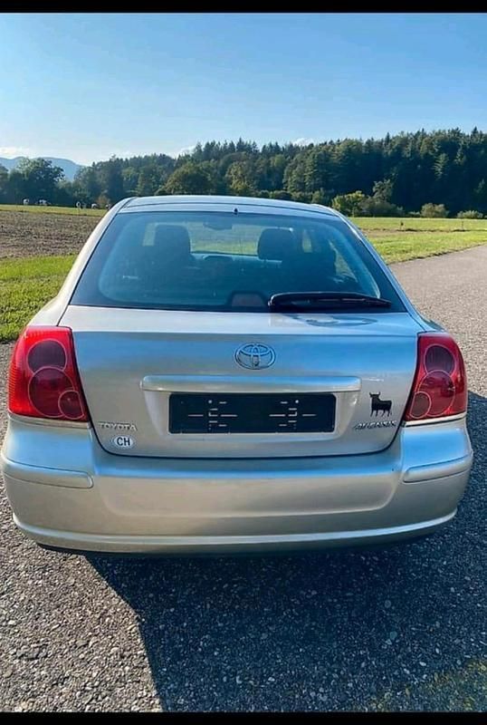 Grau Gebraucht 2003 Toyota Avensis Limousine | 2.500 € (Fairer Preis) - Bild 1/4