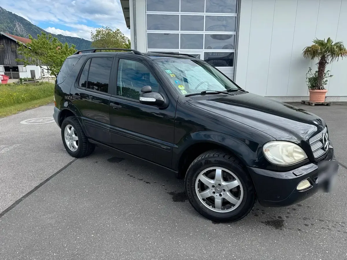 Gebraucht Mercedes ML270 164 PS (120 kW) 2003 Schwarz SUV