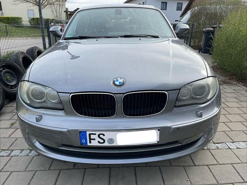 Gebraucht BMW 120 Advantage 177 PS (130 kW) 2010 Grau Kleinwagen