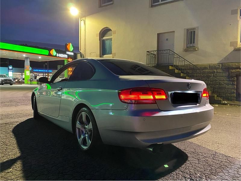 Silber Gebraucht 2007 BMW 320 Coupé | 5.500 € (Guter Preis) - Bild 1/4