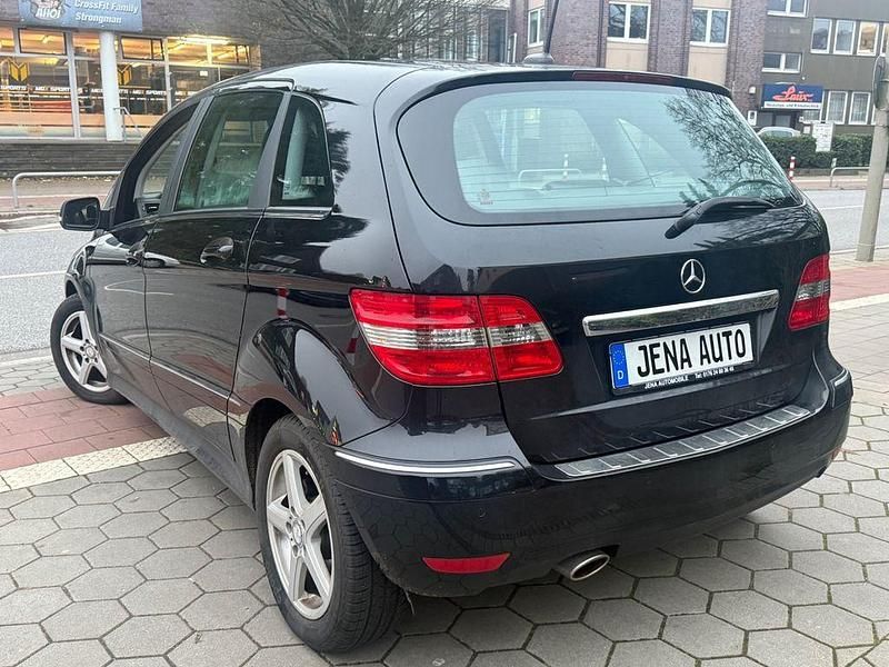 Gebraucht Mercedes B200 136 PS (100 kW) 2010 Schwarz Van / Kleinbus