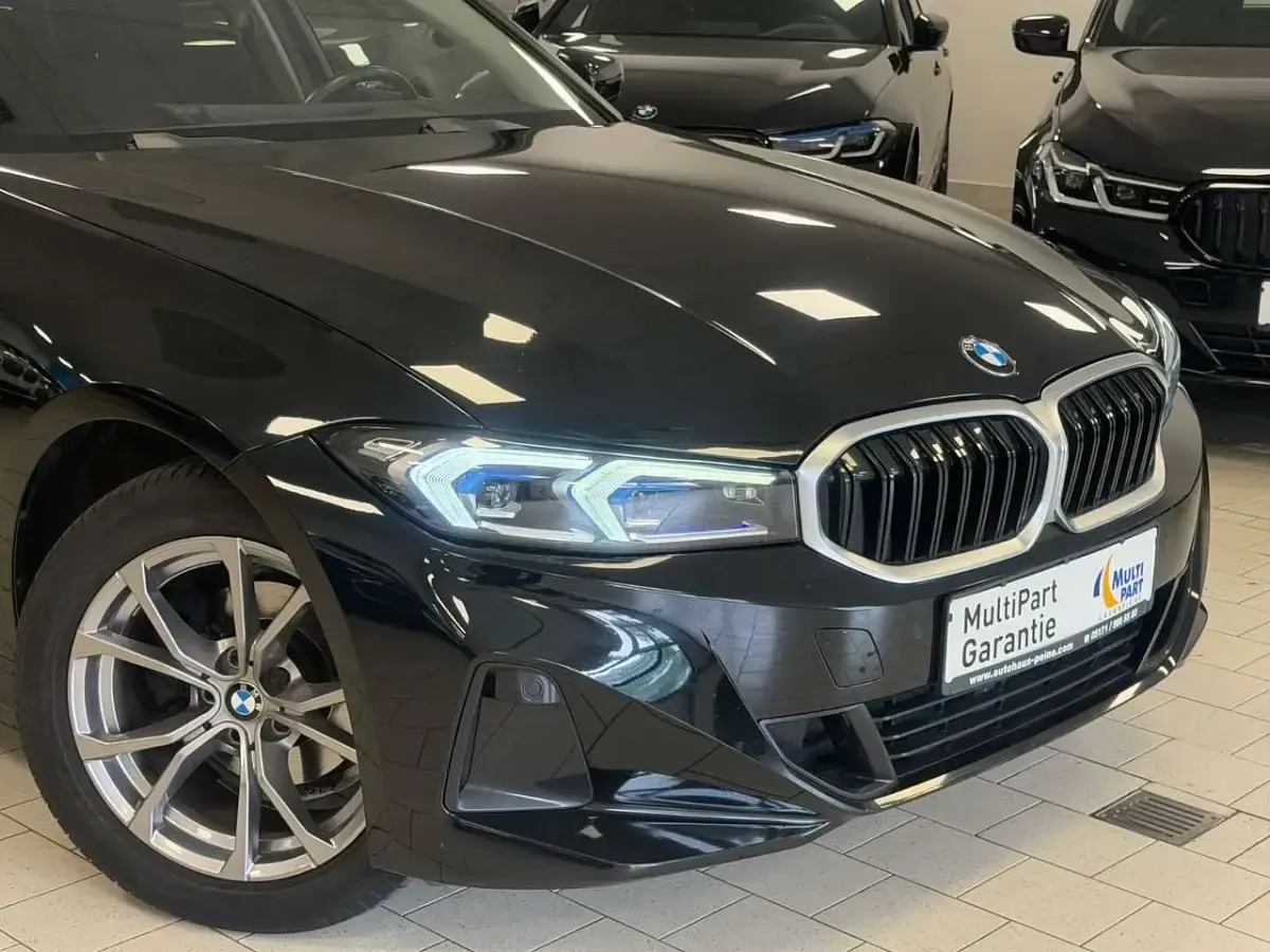 Gebraucht BMW 318 Performance 156 PS (114 kW) 2023 Schwarz Limousine