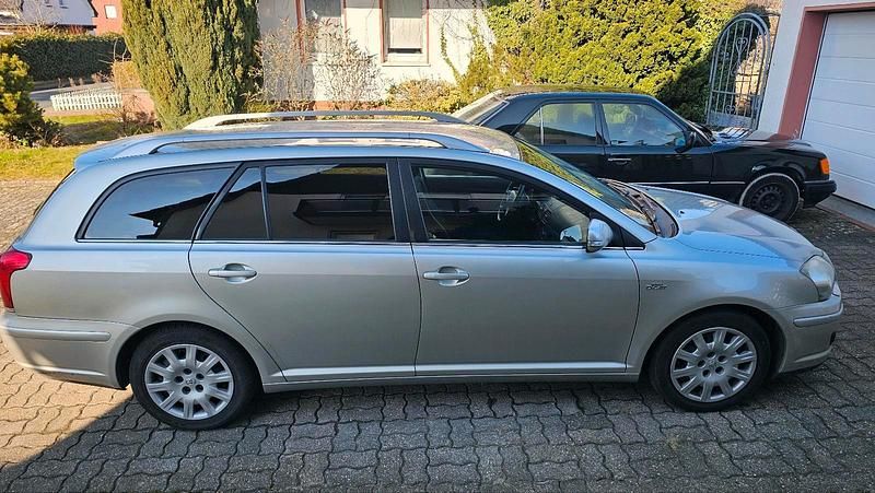 Gebraucht Toyota Avensis 177 PS (130 kW) 2007 Silber Kombi
