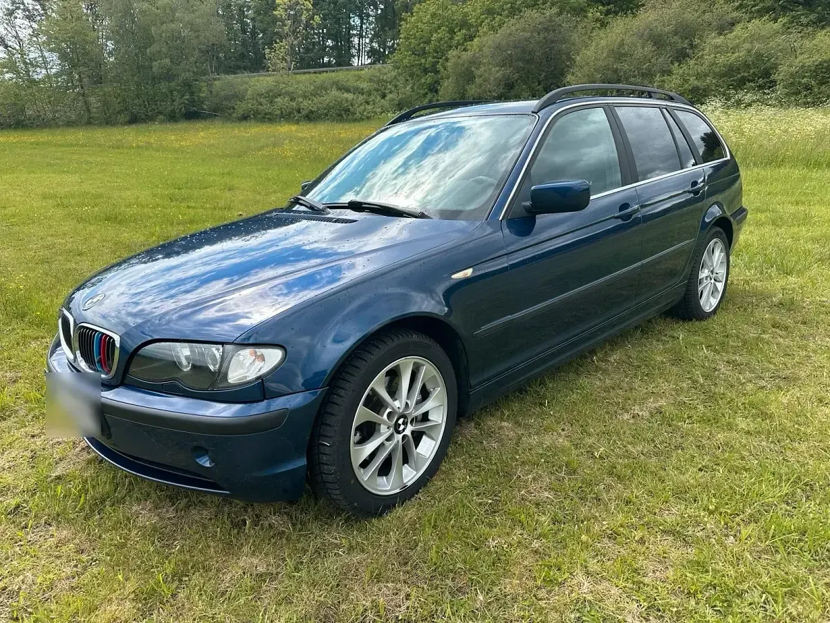 Gebraucht BMW 320 150 PS (110 kW) 2003 Blau Kombi