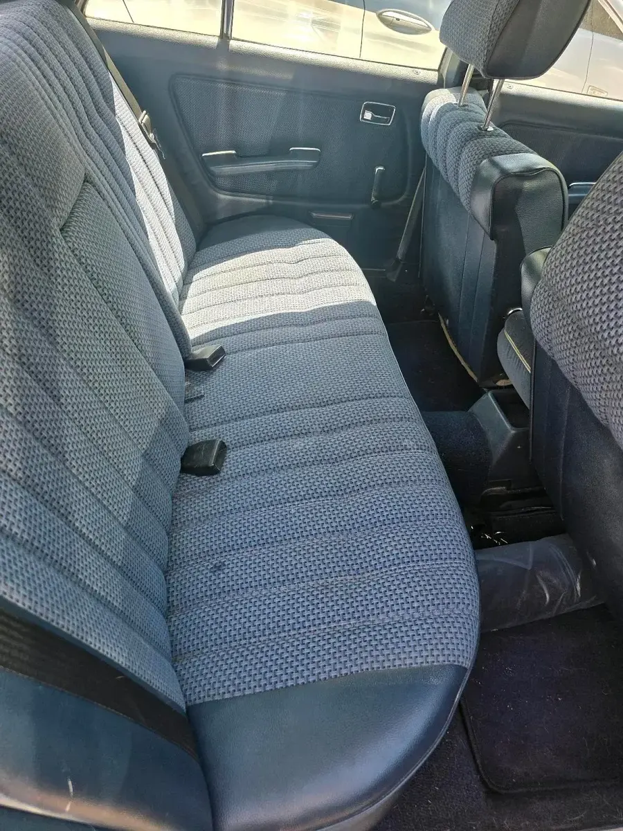 Gebraucht Mercedes 200 60 PS (44 kW) 1979 Weiß Limousine