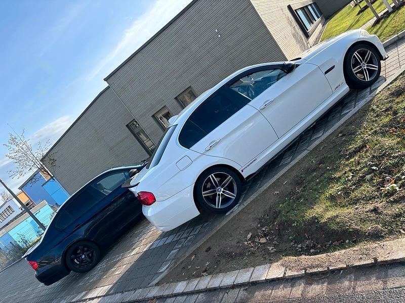 Gebraucht BMW 325 218 PS (160 kW) 2009 Weiß Limousine