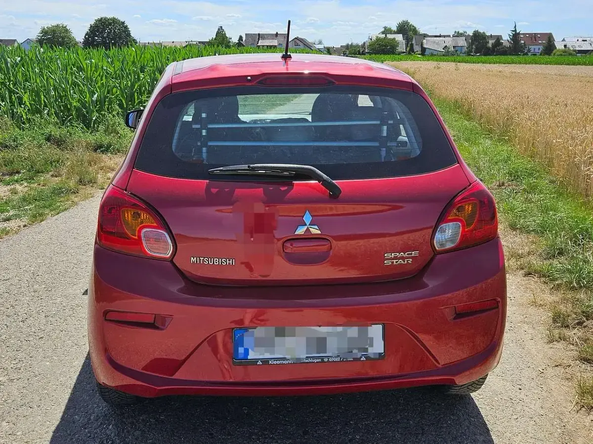 Gebraucht Mitsubishi Space Star Diamant Edition 71 PS (52 kW) 2017 Rot Kleinwagen