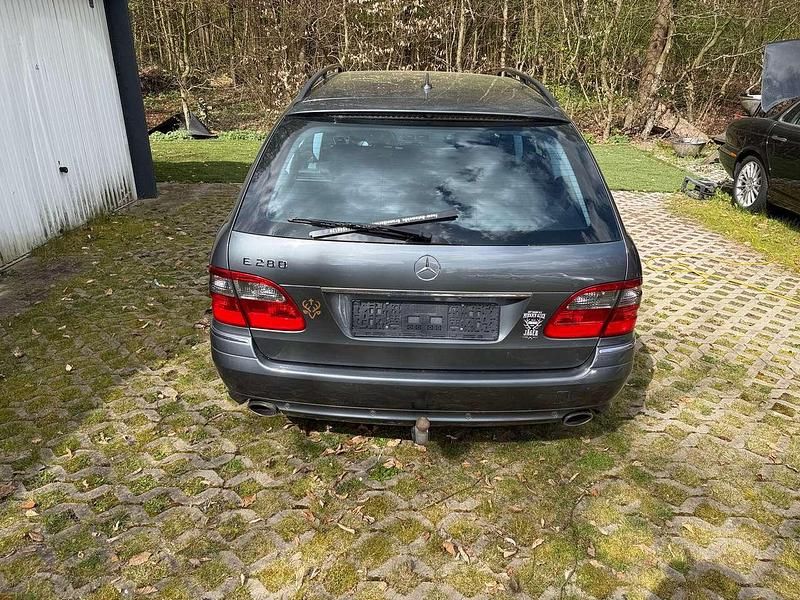 Gebraucht Mercedes E280 231 PS (169 kW) 2007 Flintgrau  metalliclack Kombi