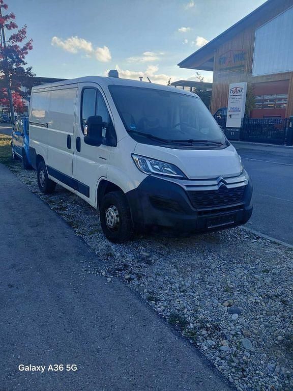 Weiß Gebraucht 2018 Citroën Jumper Van / Kleinbus | 7.800 € (Superpreis) - Bild 1/4