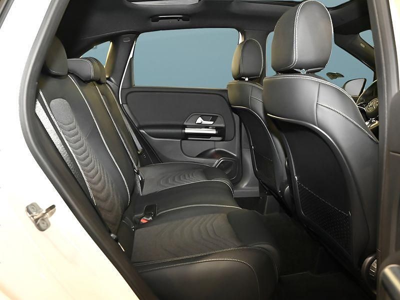 Gebraucht Mercedes B250e 218 PS (160 kW) 2025 Weiß Van / Kleinbus