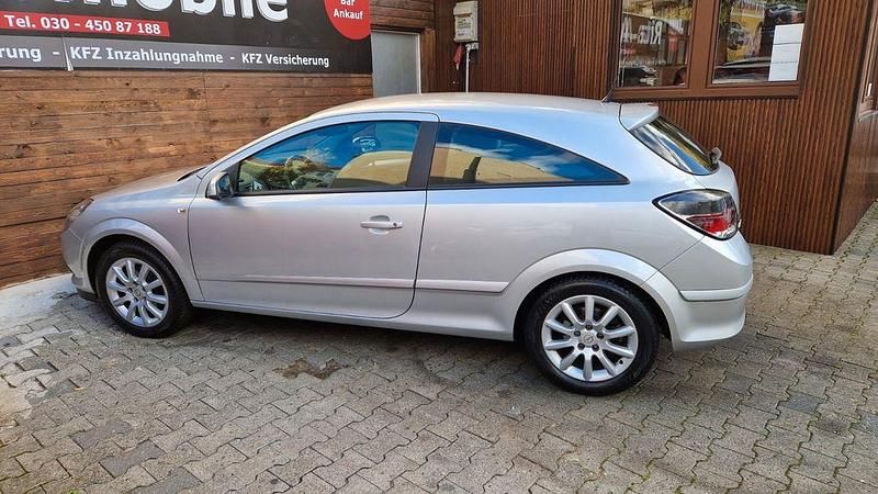 Gebraucht Opel Astra GTC Edition 116 PS (85 kW) 2008 Silber Coupé