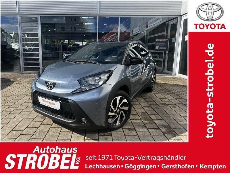 Celestite grey metallic/ dach Neu 2025 Toyota Aygo Kleinwagen | 18.380 € - Bild 1/4