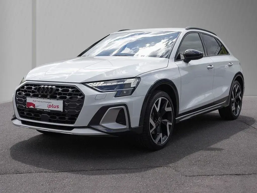 Gebraucht Audi A3 Ambiente 150 PS (110 kW) 2025 Weiß Limousine