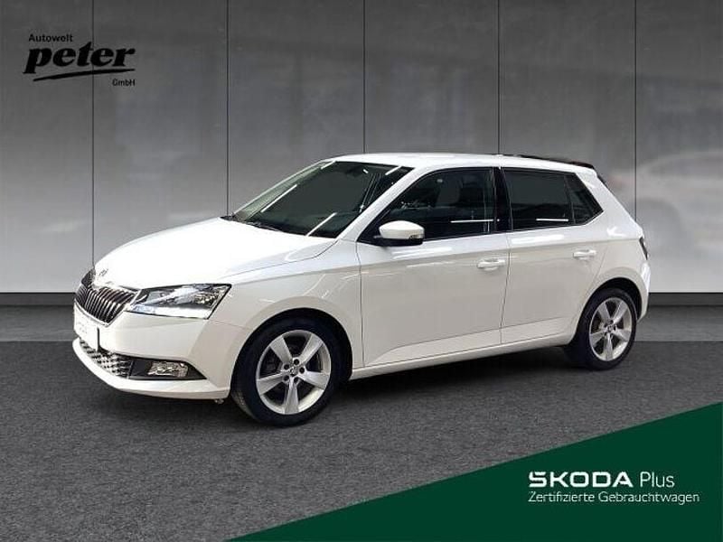 Weiß Gebraucht 2021 Skoda Fabia Cool Plus Kleinwagen | 12.390 € (Fairer Preis) - Bild 1/4