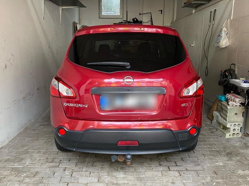 Rot Gebraucht 2010 Nissan Qashqai +2 SUV | 5.000 € (Guter Preis) - Bild 1/4