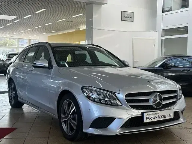 Gebraucht Mercedes C220 194 PS (142 kW) 2020 Iridiumsilber  metalliclack Kombi