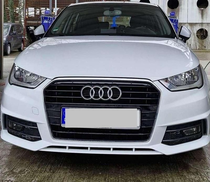 Weiß Gebraucht 2017 Audi A1 Sportback Sport Kleinwagen | 15.500 € (Fairer Preis) - Bild 1/4