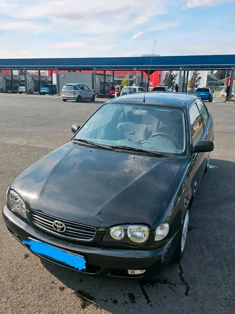 Gebraucht Toyota Corolla 110 PS (80 kW) 2000 Schwarz Kleinwagen