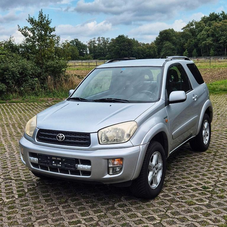Silber Gebraucht 2002 Toyota RAV4 SUV | 7.490 € (Etwas zu teuer) - Bild 1/4