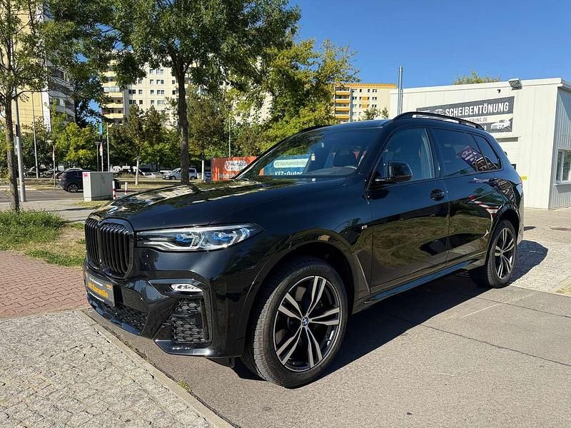 Schwarz Gebraucht 2021 BMW X7 SUV | 66.000 € - Bild 1/4