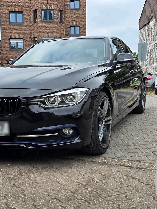 Gebraucht BMW 318 150 PS (110 kW) 2017 Schwarz Limousine