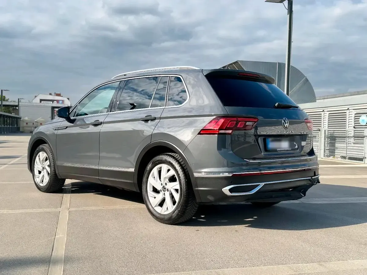 Gebraucht VW Tiguan Elegance 150 PS (110 kW) 2020 Grau SUV