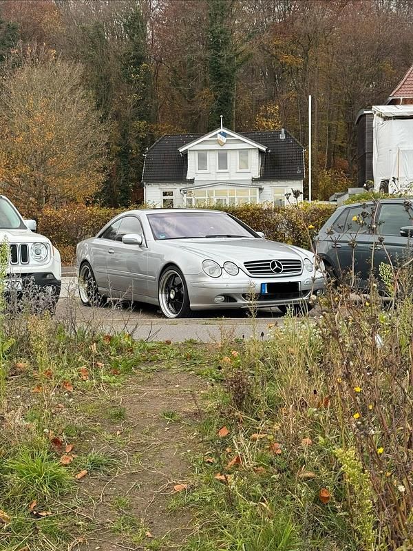 Silber Gebraucht 2001 Mercedes CL500 Coupé | 13.499 € - Bild 1/4