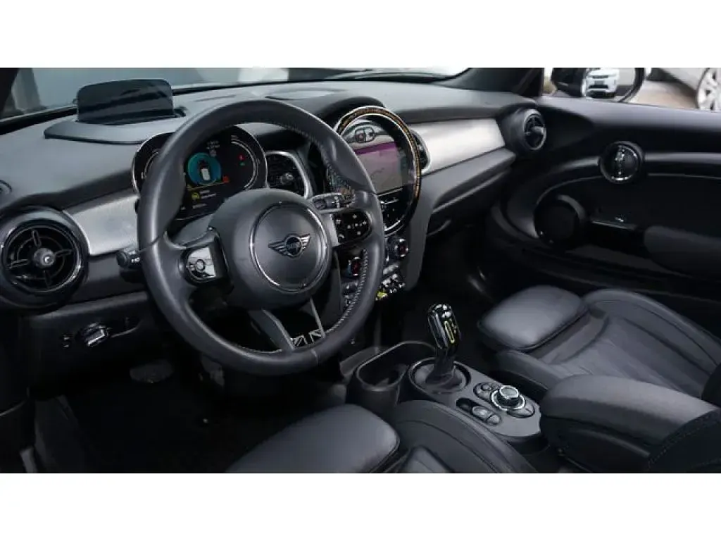 Gebraucht Mini Cooper 135 kW (184 PS) 2022 Midnight black (metallic) Kleinwagen