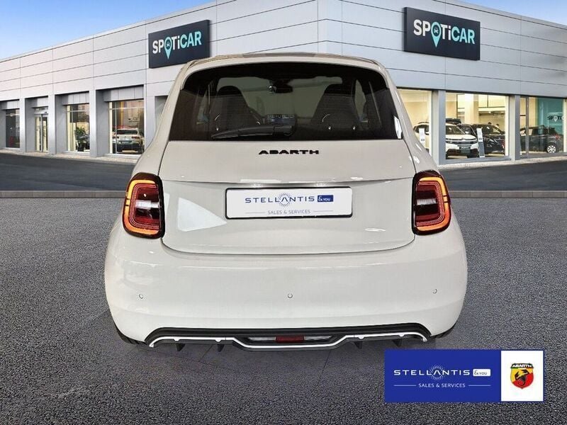 Neu Abarth 500e 114 kW (155 PS) 2025 Weiß Kleinwagen