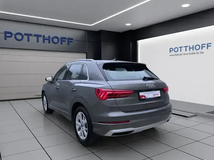 Gebraucht Audi Q3 Advanced 150 PS (110 kW) 2021 Chronosgrau metallic SUV