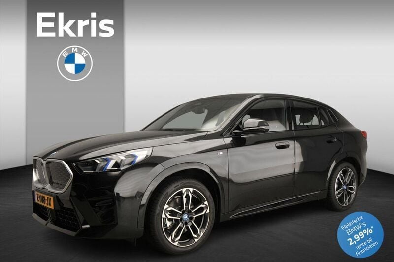Schwarz Gebraucht 2024 BMW iX2 M Sport SUV | 44.899 € (Fairer Preis) - Bild 1/4