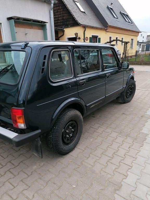 Gebraucht Lada Taiga 83 PS (61 kW) 2020 Grün SUV
