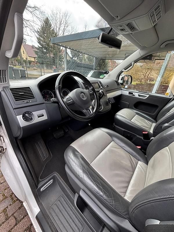 Usata VW Multivan 179 CV (131 kW) 2011 Bianco Monovolume