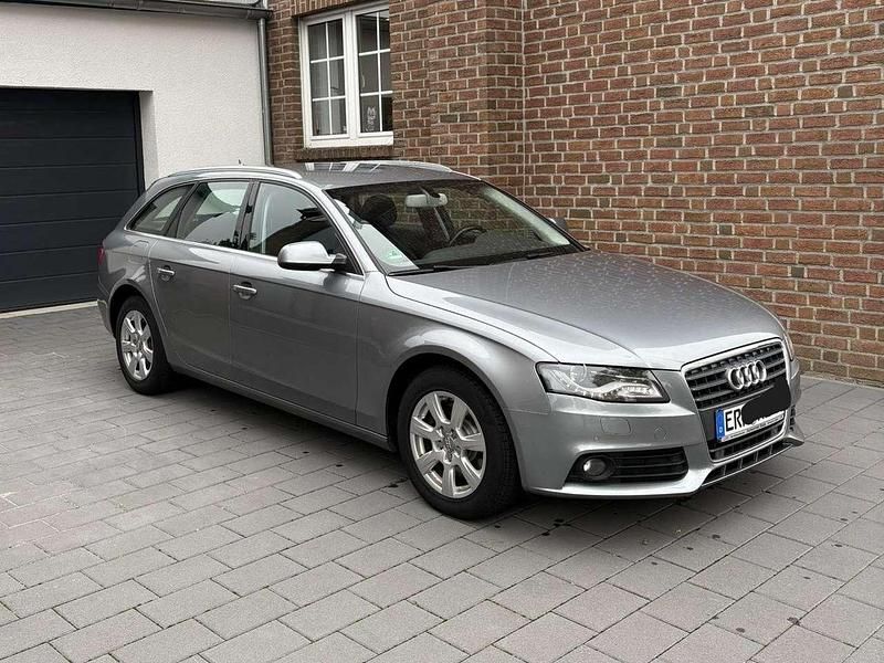 Silber Gebraucht 2009 Audi A4 Attraction Kombi | 8.800 € (Etwas zu teuer) - Bild 1/4
