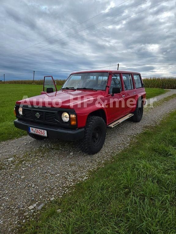 Rot Gebraucht 1991 Nissan Patrol SUV | 25.900 € - Bild 1/4