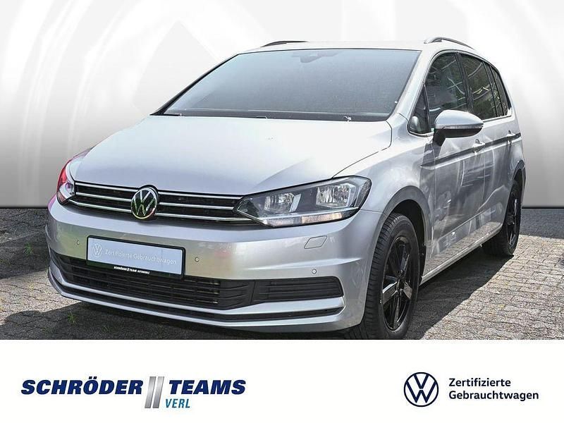Reflexsilber metallic Gebraucht 2023 VW Touran Comfortline Van / Kleinbus | 31.980 € (Fairer Preis) - Bild 1/4