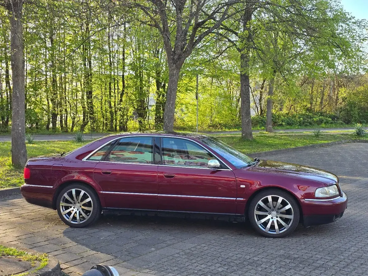 Gebraucht Audi A8 310 PS (228 kW) 1999 Rot Limousine